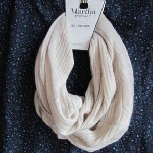 Martha Stewart 100% cashmere infinity loop scarf, beige /cream, NWT